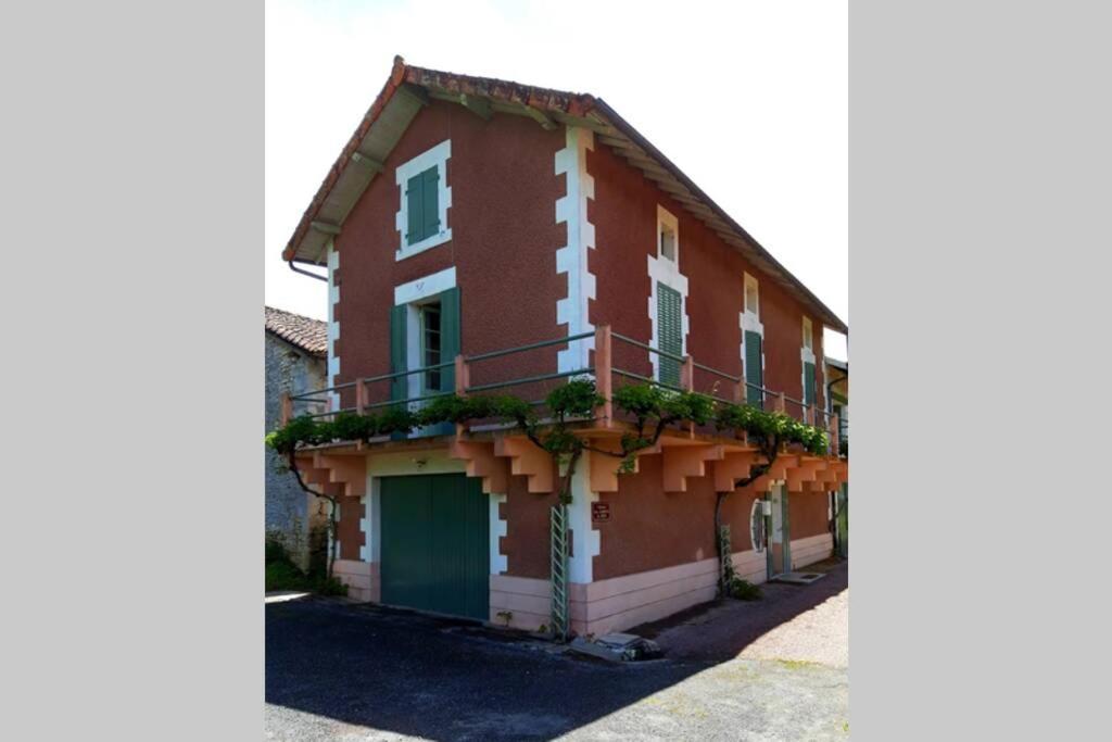 Maison Au Bord De La Riviere Dronne En Perigord Vert Saint-Front-la-Riviere Exterior photo